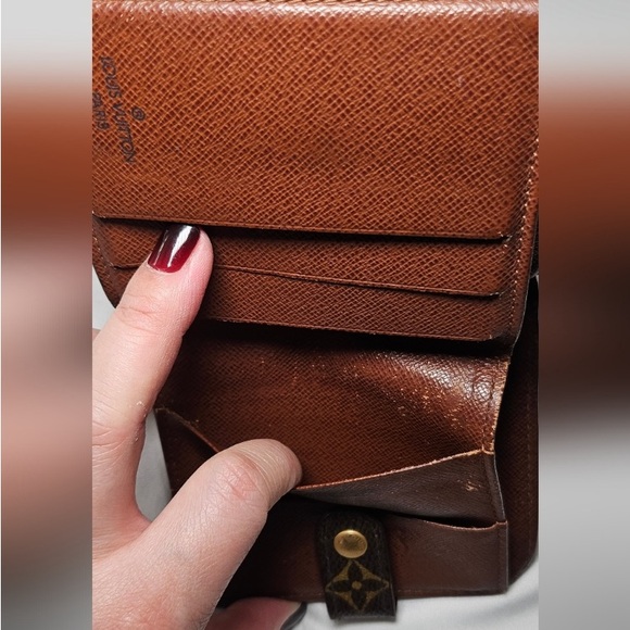 Louis Vuitton Monogram Compact Zipped Wallet - Picture 11 of 12
